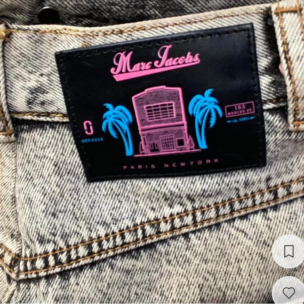 MARC JACOBS Grey Denim Acid Wash Mini Skirt SZ 0 - Picture 4 of 4